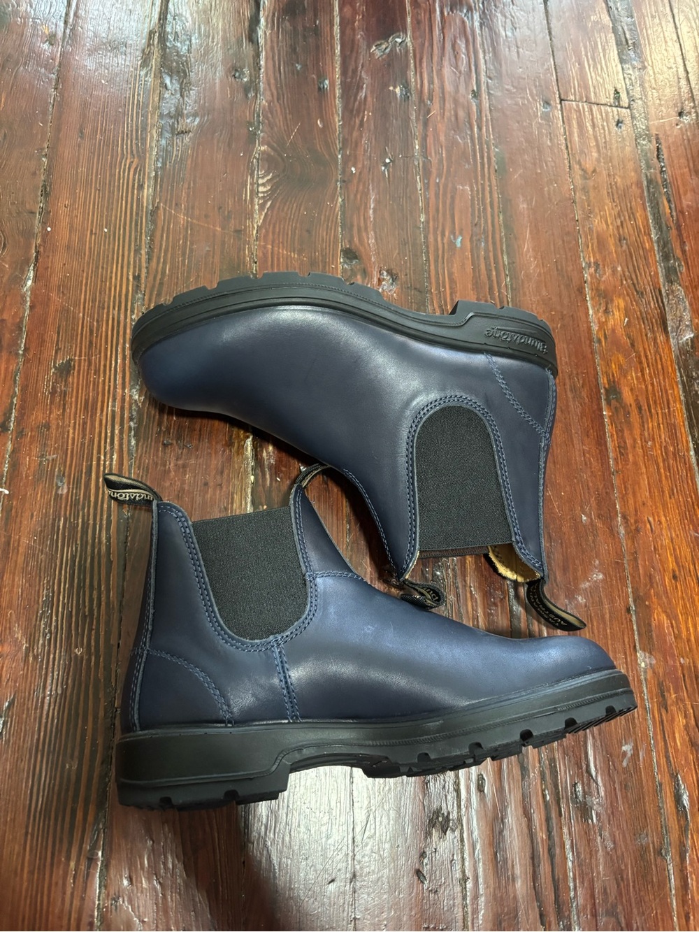 Like new Blundstone 2246 in Classic Navy, US Women’s 8 - Picture 2 of 8